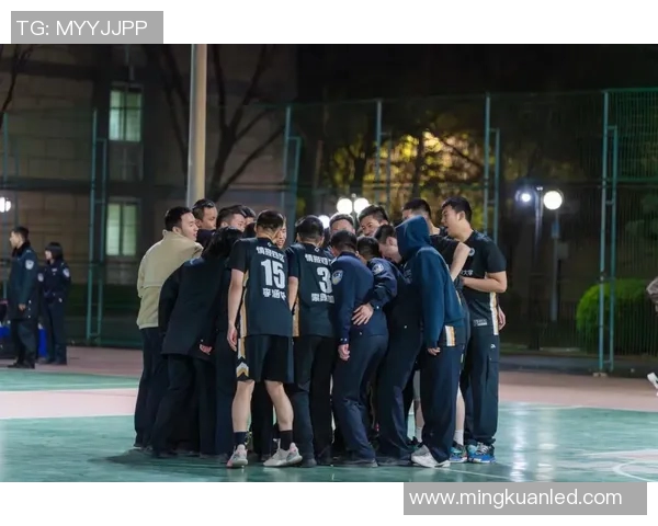 深圳篮球队团队协作能力大幅提升荣登全国篮球团队协作排名新高